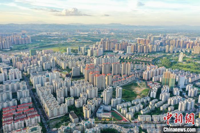 資料圖：航拍樓盤林立。 陳冠言 攝